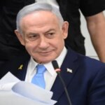 Aufgeregter ehemaliger Berater bezeichnet Netanyahus Frau als Kleptomanin und stiehlt gerne Dinge in Hotels