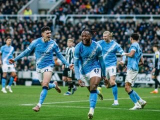 Man City hat zwei Tore Vorsprung, Tottenham steigt dramatisch, der Abstand zu Arsenal lässt sich nicht verkürzen