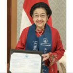 Megawatis Anerkennung nach der Ehrendoktorwürde steigt: Stolz und zusätzliche Verantwortung