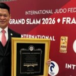 Indonesischer NOC-Vorsitzender erhält in Paris den schwarzen Ehrengürtel der IJF