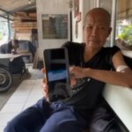 Da er sich routinemäßig einer Dialyse unterziehen muss, befürchtet der Friseur aus Bandung, dass er keine Behandlung erhalten kann