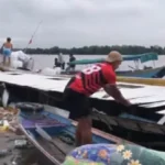 KM Dahlia sinkt im Mahakam River, angeblich überladen, alle Passagiere sind in Sicherheit