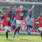 Der Fußball für frühkindliche Mädchen wird immer beliebter, Tausende Mädchen kommen nach Jakarta