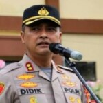 Inaktiver Polizeichef der Stadt Bima, AKBP Didik, vertraut Untergebenen Koffer mit Drogen an