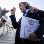 Jede Person, die in „The Epstein Files – Film Daily“ genannt wird