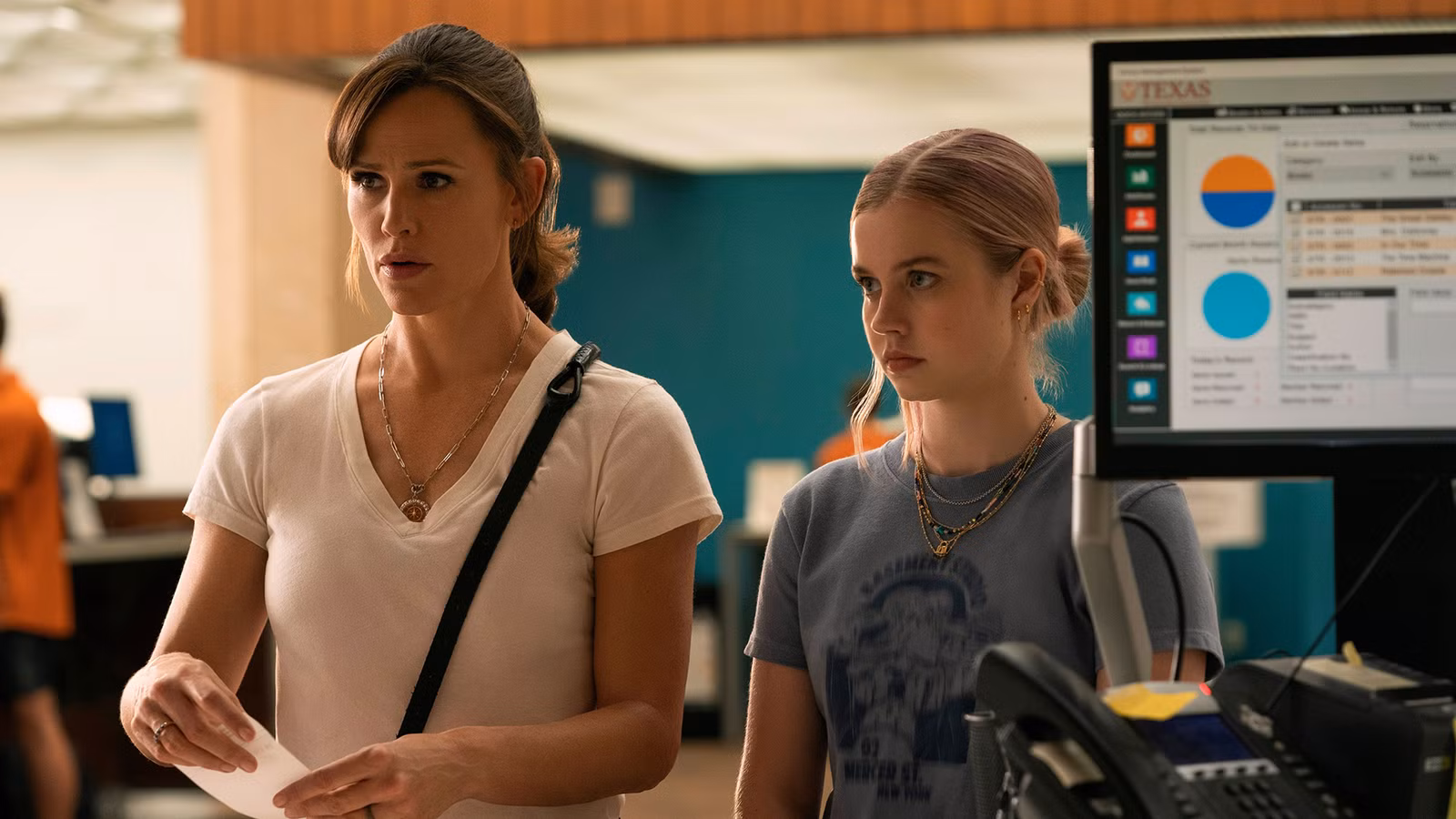 Warum Jennifer Garners Apple-TV-Thriller für Staffel 2 zurückkehrte, obwohl das gesamte Buch adaptiert wurde