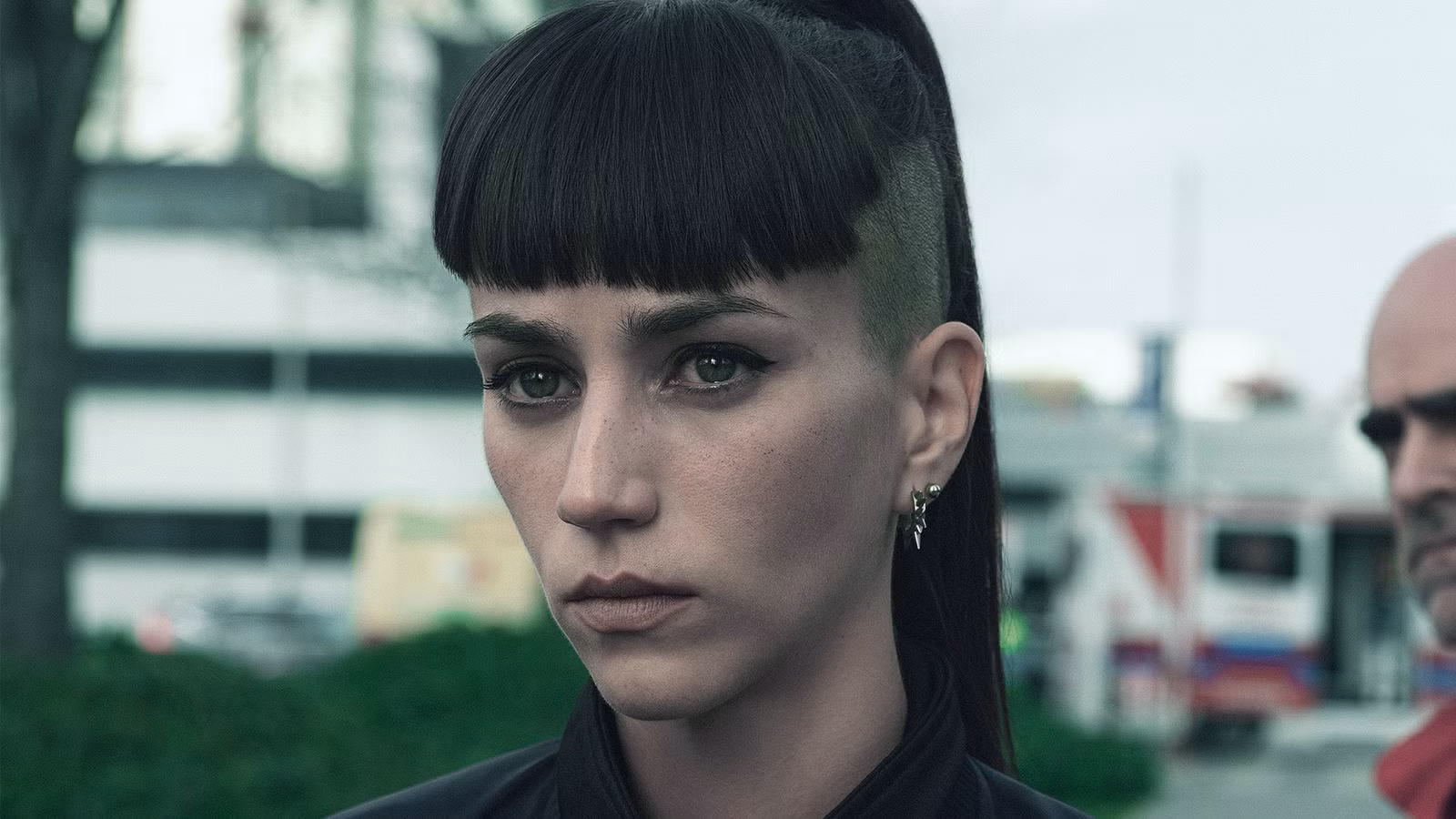 Die neue 8-teilige Action-Thriller-Serie von Netflix ist der perfekte One-Night-Wochenend-Binge