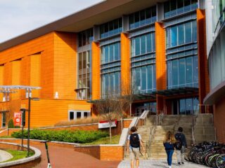 Die Klage wegen sexuellen Missbrauchs im US-Bundesstaat North Carolina wächst auf 31 Kläger gegen ehemaligen Trainer