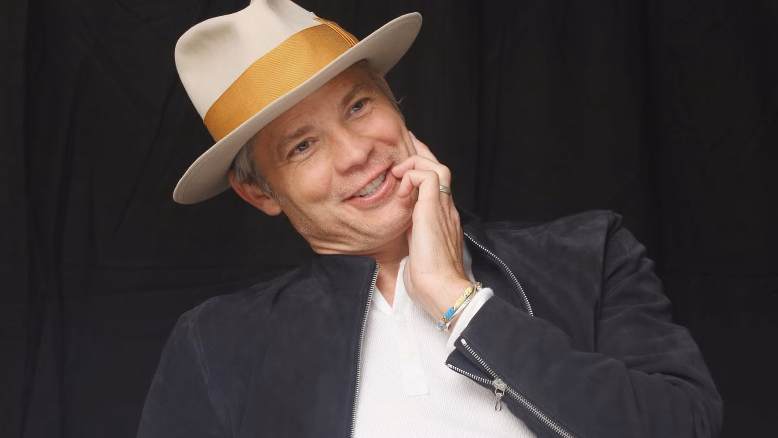 Timothy Olyphant kehrt offiziell zurück, um mit einer aufregenden neuen Veränderung in der zehnteiligen Apple TV-Serie mitzuspielen