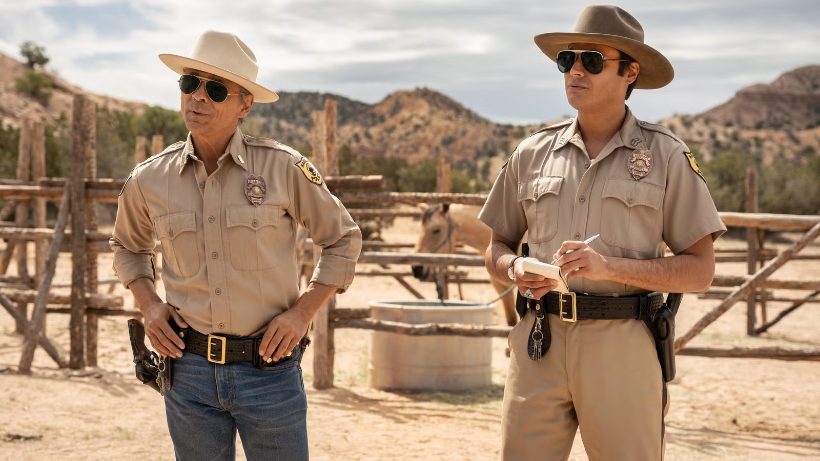 Showrunner erklärt, warum die Adaption der vierten Staffel von „Dark Winds“ für das Fernsehen am schwierigsten war