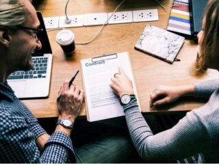 Eine Arbeitsvertragsvorlage verstehen – Film Daily