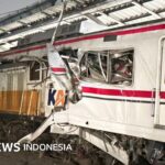Zwei Züge kollidieren am Bahnhof East Bekasi, die Evakuierung ist noch im Gange
