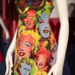 Die wildesten Looks von Gianni Versace kommen diesen Sommer ins Laufstegmuseum – Film Daily