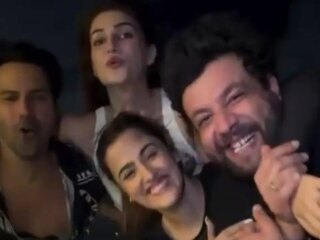 Varun Dhawan verwandelt die Promo-Rolle von Hai Jawani Toh Ishq Hona Hai in eine ausgelassene Party mit Kriti Sanon und Gang