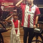 Zusammen mit Ikmal Tobing veröffentlicht Annisa Dalimunthe die Single Merah Putih Gemilang