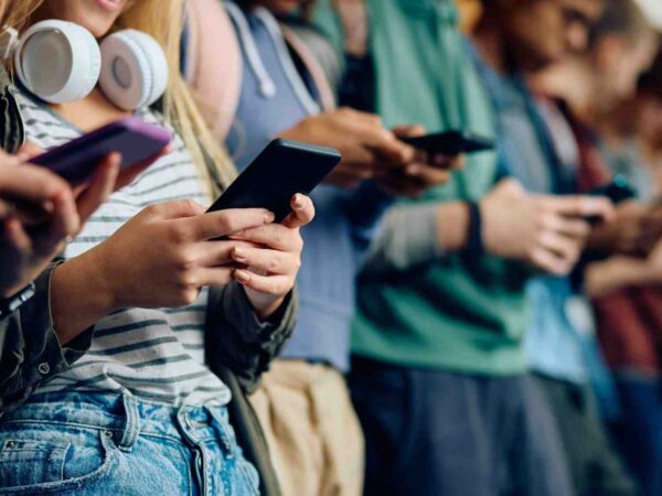 Nutzen Sie KI-Tools für die Vermarktung von Inhalten – Film Daily