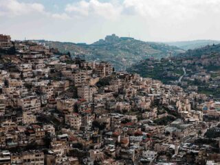 TikTok reagiert jetzt auf Epstein-in-Israel-Theorien – Film Daily