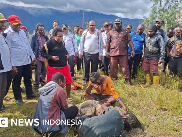 Papua: Hari-hari penuh kekerasan di Intan Jaya – Pendeta dan ibu hamil tewas ditembak, rombongan Gereja Katolik diberondong peluru