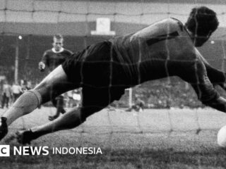 Geschichte: Wann wurde das Elfmeterschießen genutzt, um ein Unentschieden im Fußball zu beenden?