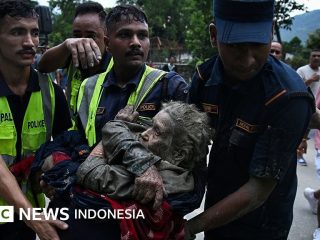 Banjir dan longsor Nepal: 'Anggota keluarga saya tersapu banjir di depan mata saya'