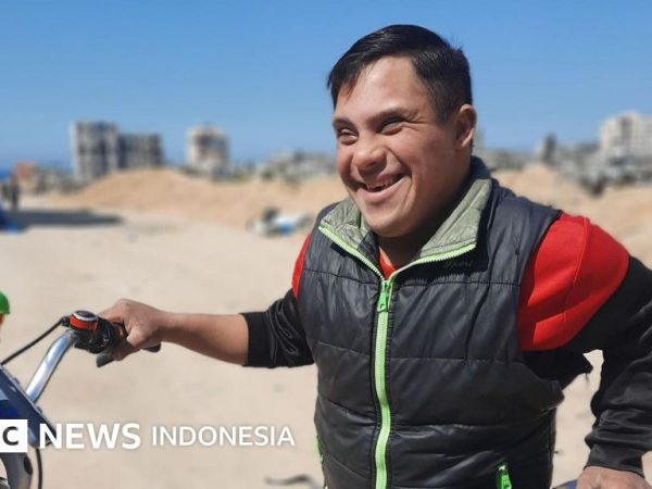 Sejumlah keluarga di Gaza terus mencari jawaban atas ribuan orang yang dinyatakan hilang – 'Saya bisa tenang, kalau anak kami ditemukan hidup atau mati'