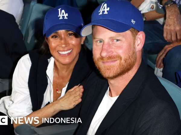 Mengapa Harry dan Meghan meninggalkan AS dan kembali ke UK?